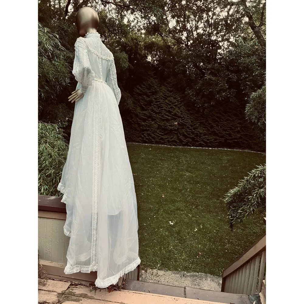 Vintage 70s Wedding Dress, Prairie-style, lace, with train, size s - Picture 11 of 12